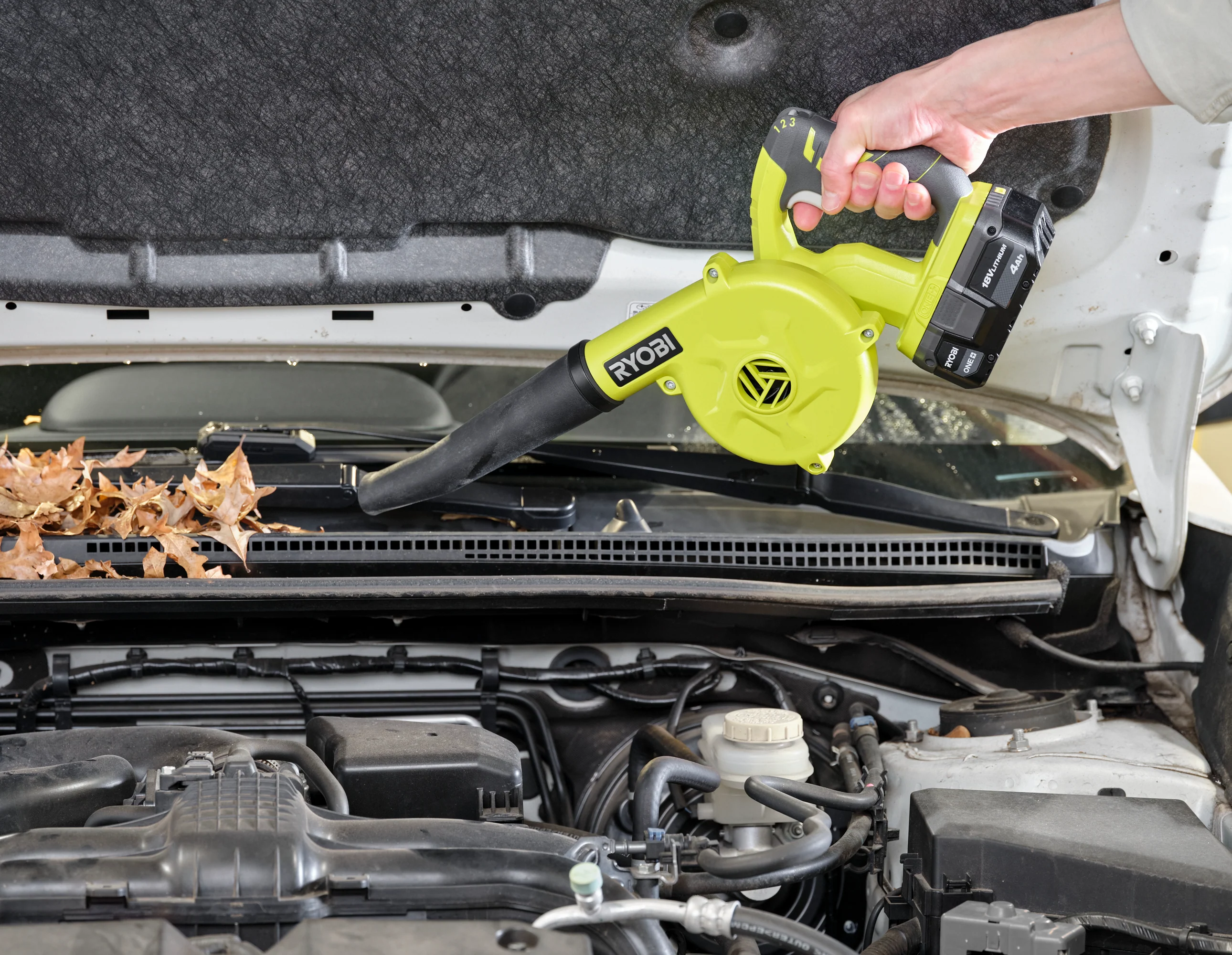 18V ONE+ LITHIUM HIGH PERFORMANCE STARTER KIT WITH FREE 18V ONE+ WORKSHOP BLOWER - Image 6