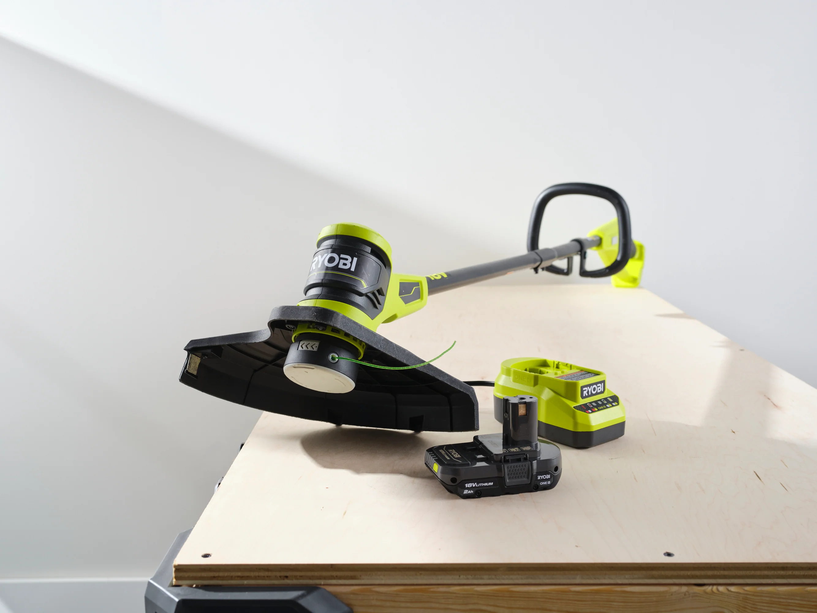 18V ONE+ 13" STRING TRIMMER/EDGER KIT WITH FREE 18V ONE+ DUAL FUNCTION DIGITAL INFLATOR/DEFLATOR - Image 19